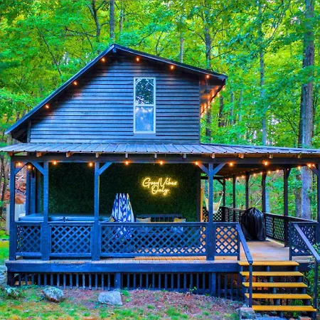 Meadow Retreat - Hot Tub, Fire Pit & Games Villa Morganton Exterior photo