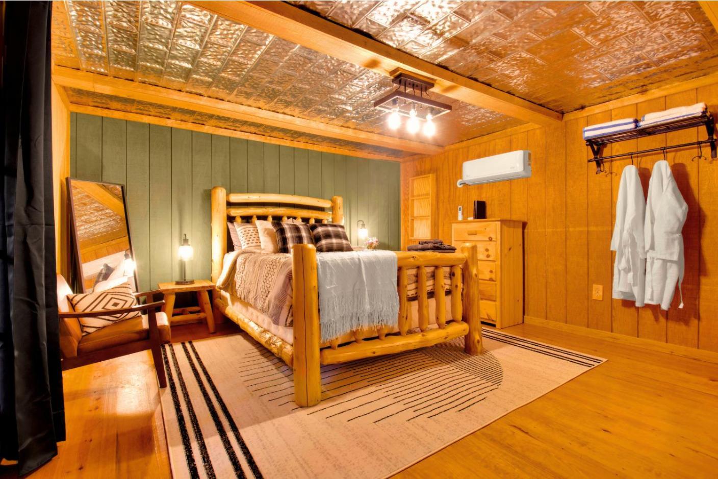 Meadow Retreat - Hot Tub, Fire Pit & Games * Morganton