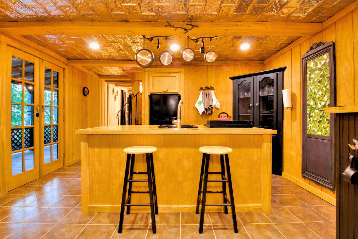 Meadow Retreat - Hot Tub, Fire Pit & Games * Morganton
