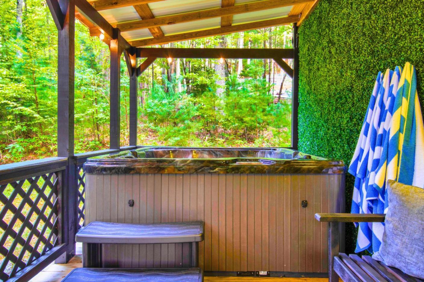 Meadow Retreat - Hot Tub, Fire Pit & Games Ferienhaus