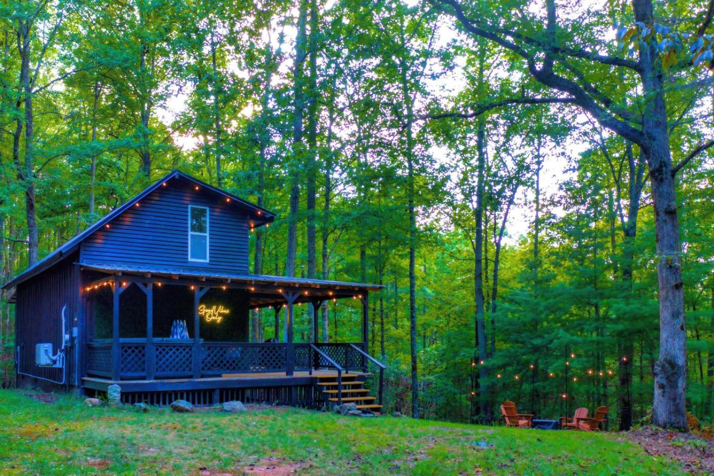 Meadow Retreat - Hot Tub, Fire Pit & Games Ferienhaus Morganton